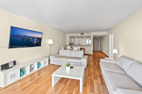 Condo in Miami, Florida, 1 bedroom  № 1998446 - photo 15