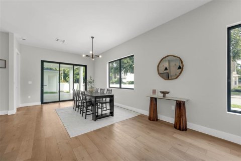 House in Orlando, Florida 4 bedrooms, 260.41 sq.m. № 1795474 - photo 13