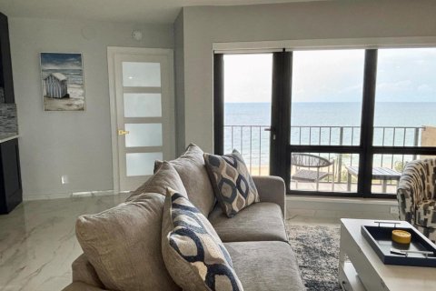 Condo in Lauderdale-by-the-Sea, Florida, 1 bedroom № 2187479