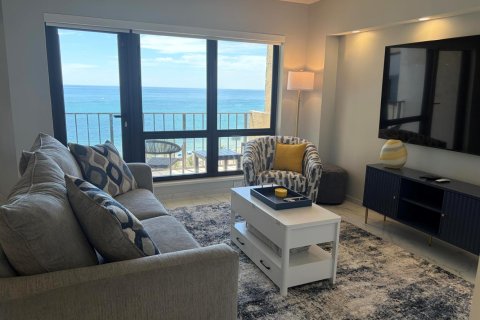 Condo in Lauderdale-by-the-Sea, Florida, 1 bedroom  № 2187479 - photo 13