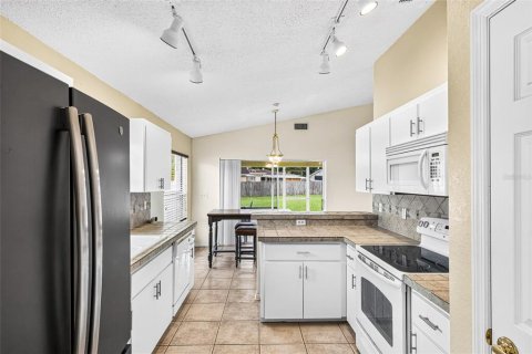 Villa ou maison à vendre à Winter Haven, Floride: 3 chambres, 131.64 m2 № 2277425 - photo 3