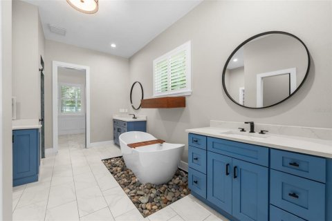 House in Ocala, Florida 5 bedrooms, 532.33 sq.m. № 2215610 - photo 20