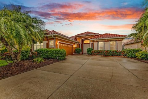 Villa ou maison à vendre à North Port, Floride: 3 chambres, 223.24 m2 № 1904236 - photo 1