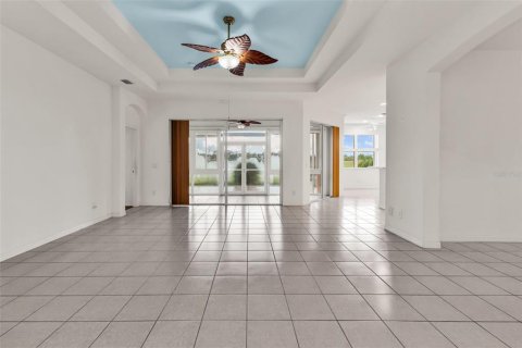 Villa ou maison à vendre à North Port, Floride: 3 chambres, 223.24 m2 № 1904236 - photo 11
