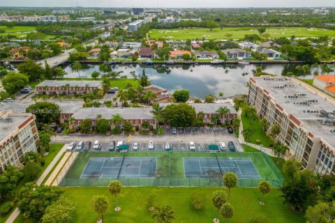 Condominio en venta en Hallandale Beach, Florida, 1 dormitorio, 102.19 m2 № 2000256 - foto 29
