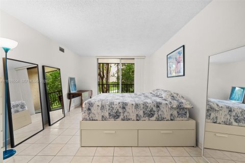 Condominio en venta en Hallandale Beach, Florida, 1 dormitorio, 102.19 m2 № 2000256 - foto 16