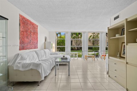 Condominio en venta en Hallandale Beach, Florida, 1 dormitorio, 102.19 m2 № 2000256 - foto 4