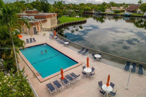 Condominio en venta en Hallandale Beach, Florida, 1 dormitorio, 102.19 m2 № 2000256 - foto 27