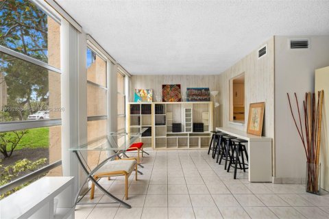 Condominio en venta en Hallandale Beach, Florida, 1 dormitorio, 102.19 m2 № 2000256 - foto 8