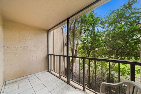 Condominio en venta en Hallandale Beach, Florida, 1 dormitorio, 102.19 m2 № 2000256 - foto 23