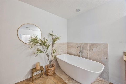 Propiedad comercial en alquiler en Tampa, Florida, 311.32 m2 № 1916421 - foto 20