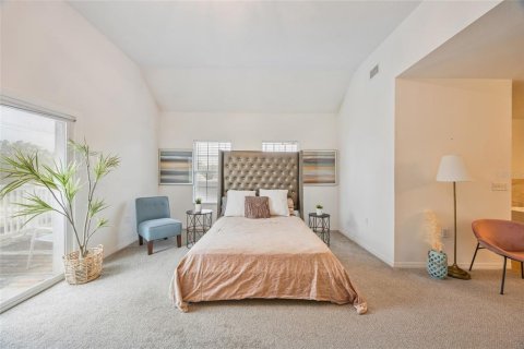 Propiedad comercial en alquiler en Tampa, Florida, 311.32 m2 № 1916421 - foto 16