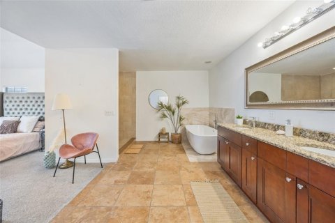 Propiedad comercial en alquiler en Tampa, Florida, 311.32 m2 № 1916421 - foto 19