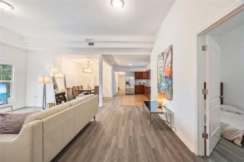 Propiedad comercial en alquiler en Tampa, Florida, 311.32 m2 № 1916421 - foto 4