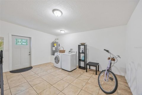 Propiedad comercial en alquiler en Tampa, Florida, 311.32 m2 № 1916421 - foto 13