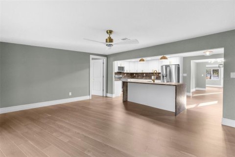 Casa en venta en Dade City, Florida, 3 dormitorios, 155.8 m2 № 1914412 - foto 19