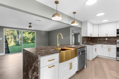 Casa en venta en Dade City, Florida, 3 dormitorios, 155.8 m2 № 1914412 - foto 5