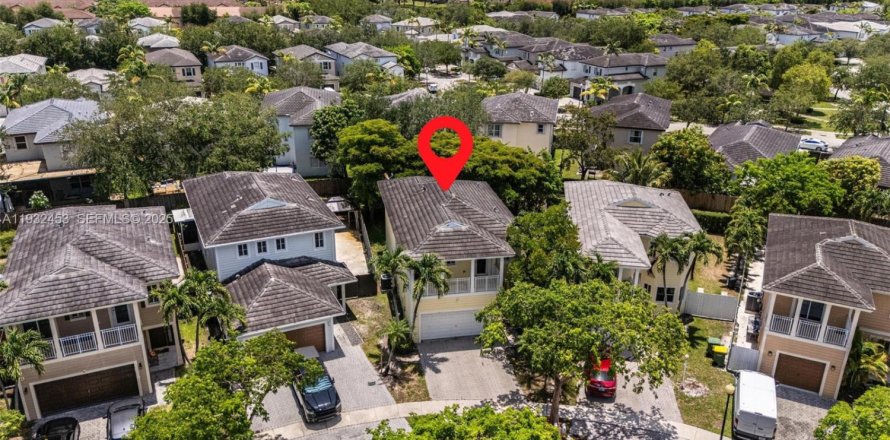 House in Homestead, Florida 4 bedrooms, 163.69 sq.m. № 1990716