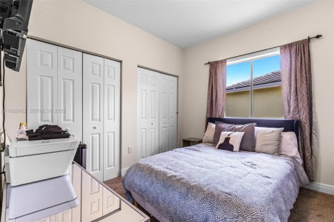 House in Homestead, Florida 4 bedrooms, 163.69 sq.m. № 1990716 - photo 21