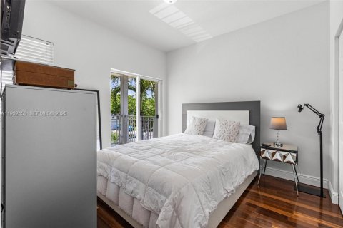 House in Homestead, Florida 4 bedrooms, 163.69 sq.m. № 1990716 - photo 18