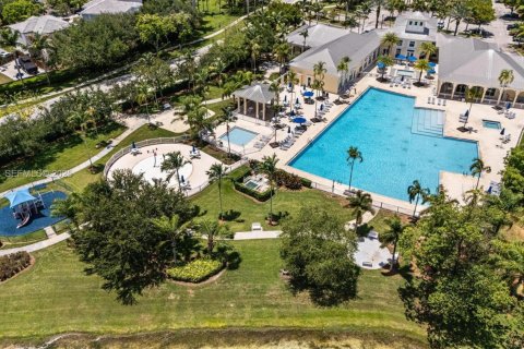 House in Homestead, Florida 4 bedrooms, 163.69 sq.m. № 1990716 - photo 27