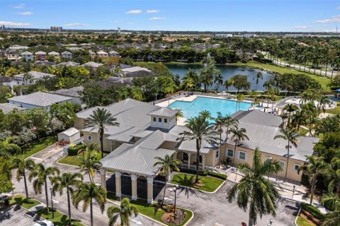 House in Homestead, Florida 4 bedrooms, 163.69 sq.m. № 1990716 - photo 26