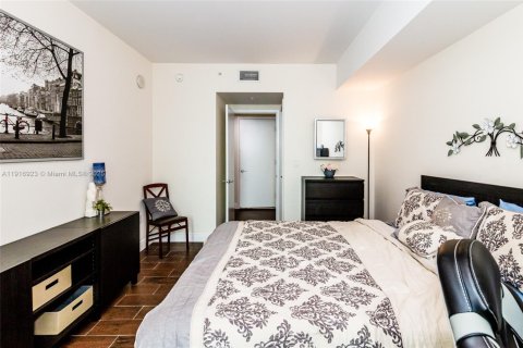 Condominio en alquiler en Miami, Florida, 1 dormitorio, 79.52 m2 № 1973701 - foto 13