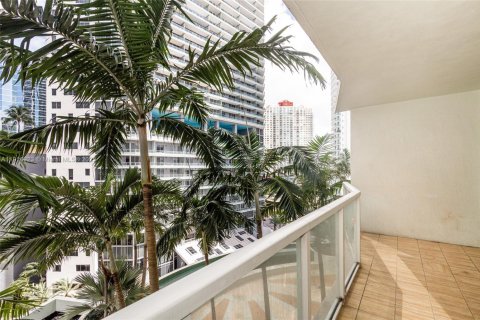 Condominio en alquiler en Miami, Florida, 1 dormitorio, 79.52 m2 № 1973701 - foto 4