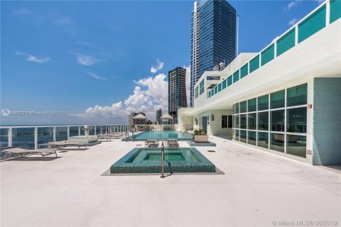 Condominio en alquiler en Miami, Florida, 1 dormitorio, 79.52 m2 № 1973701 - foto 2