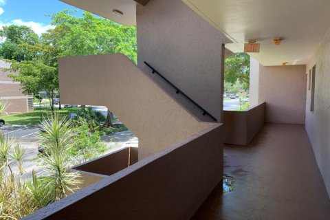Condominio en venta en Tamarac, Florida, 2 dormitorios, 95.22 m2 № 2145976 - foto 3