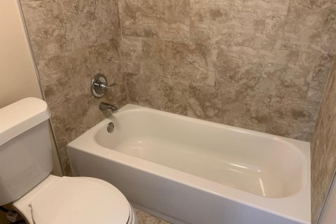 Condominio en venta en Tamarac, Florida, 2 dormitorios, 95.22 m2 № 2145976 - foto 16