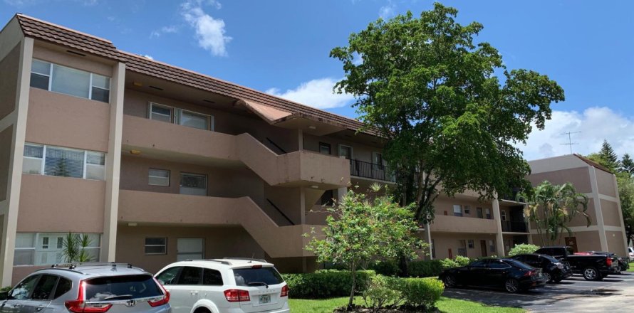 Condominio en Tamarac, Florida, 2 dormitorios  № 2145976