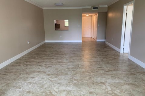 Condominio en venta en Tamarac, Florida, 2 dormitorios, 95.22 m2 № 2145976 - foto 9