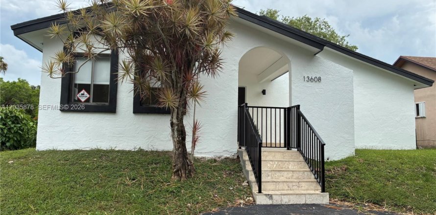 Casa en Homestead, Florida 3 dormitorios, 110.65 m2 № 2084994