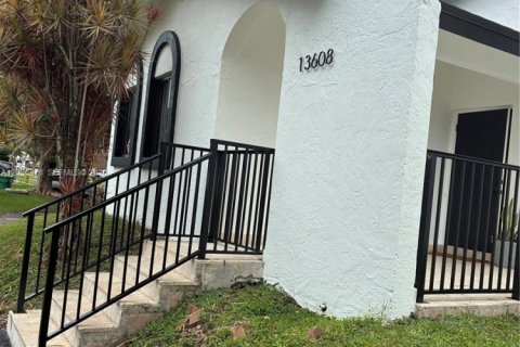 Casa en alquiler en Homestead, Florida, 3 dormitorios, 110.65 m2 № 2084994 - foto 2
