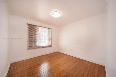 Casa en alquiler en Miami, Florida, 2 dormitorios, 74.32 m2 № 1971627 - foto 16