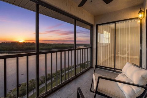 Condo in Port Richey, Florida, 2 bedrooms № 2109186
