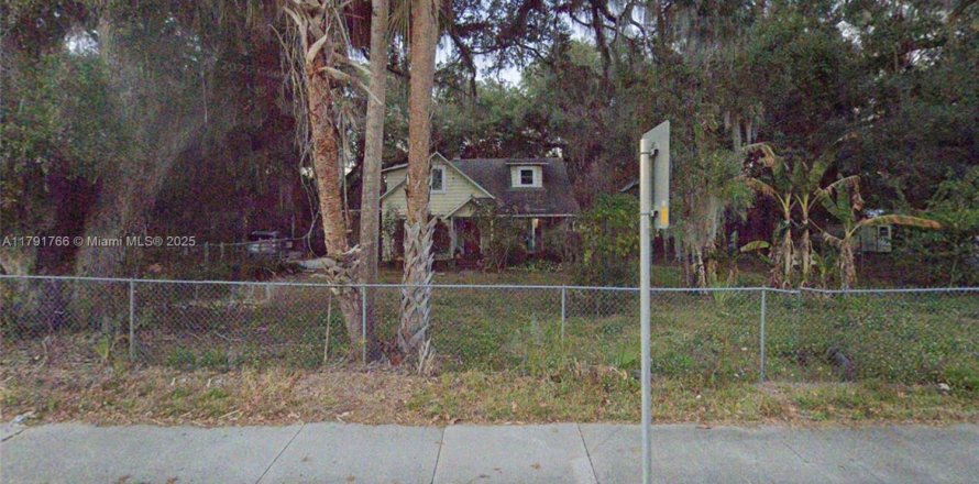 Propiedad comercial en Gainesville, Florida № 1863554