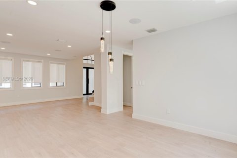 Villa ou maison à vendre à Cutler Bay, Floride: 5 chambres, 315.77 m2 № 2051240 - photo 11