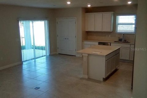 Casa en alquiler en Davenport, Florida, 4 dormitorios, 205.96 m2 № 1880789 - foto 7