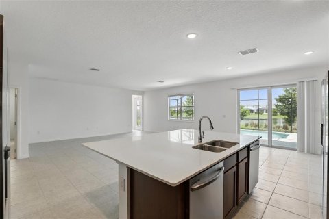 House in Kissimmee, Florida 8 bedrooms, 353.49 sq.m. № 1771838 - photo 12