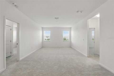 House in Kissimmee, Florida 8 bedrooms, 353.49 sq.m. № 1771838 - photo 21