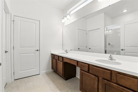 House in Kissimmee, Florida 8 bedrooms, 353.49 sq.m. № 1771838 - photo 15