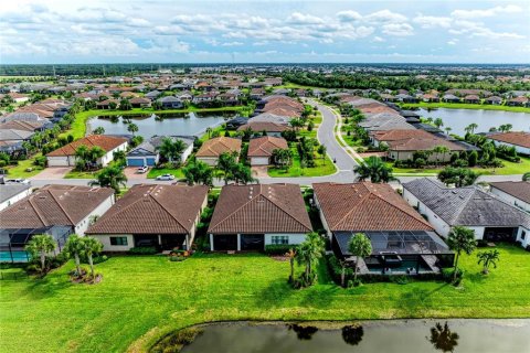 Villa ou maison à vendre à Lakewood Ranch, Floride: 3 chambres, 264.86 m2 № 2425233 - photo 4