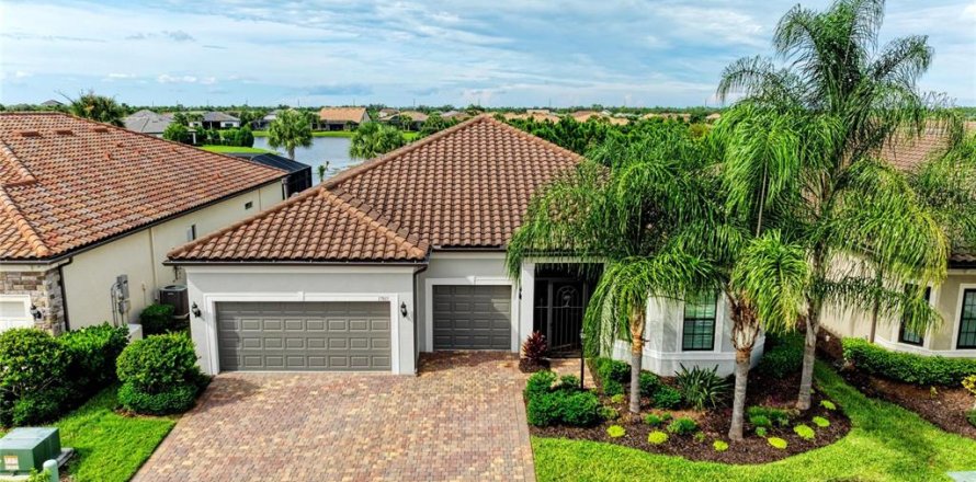 Villa ou maison à Lakewood Ranch, Floride 3 chambres, 264.86 m2 № 2425233