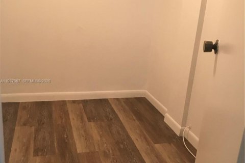 Снять в аренду кондоминиум в Хайалиа Гарденс, Флорида 2 спальни, 89.19м2, № 1994845 - фото 6