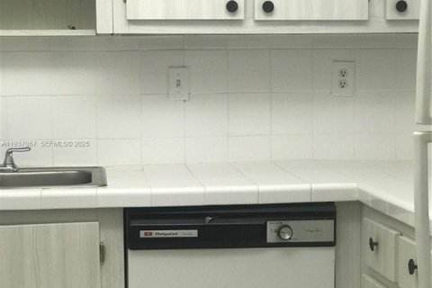 Снять в аренду кондоминиум в Хайалиа Гарденс, Флорида 2 спальни, 89.19м2, № 1994845 - фото 14