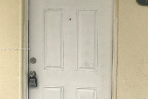 Снять в аренду кондоминиум в Хайалиа Гарденс, Флорида 2 спальни, 89.19м2, № 1994845 - фото 17