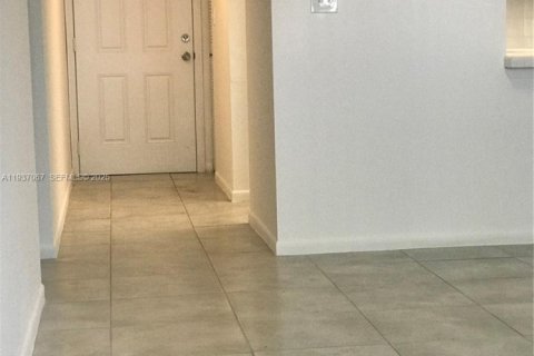 Снять в аренду кондоминиум в Хайалиа Гарденс, Флорида 2 спальни, 89.19м2, № 1994845 - фото 13