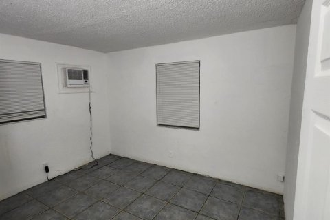 Casa en alquiler en Pompano Beach, Florida, 2 dormitorios, 67.63 m2 № 1229302 - foto 1